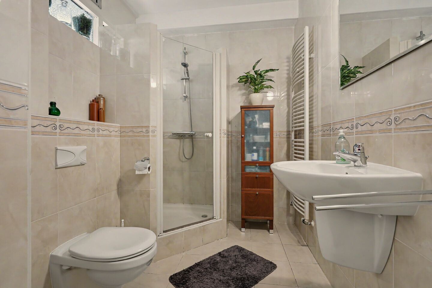 Tussenwoning te koop: Magnoliastraat 42, Enschede