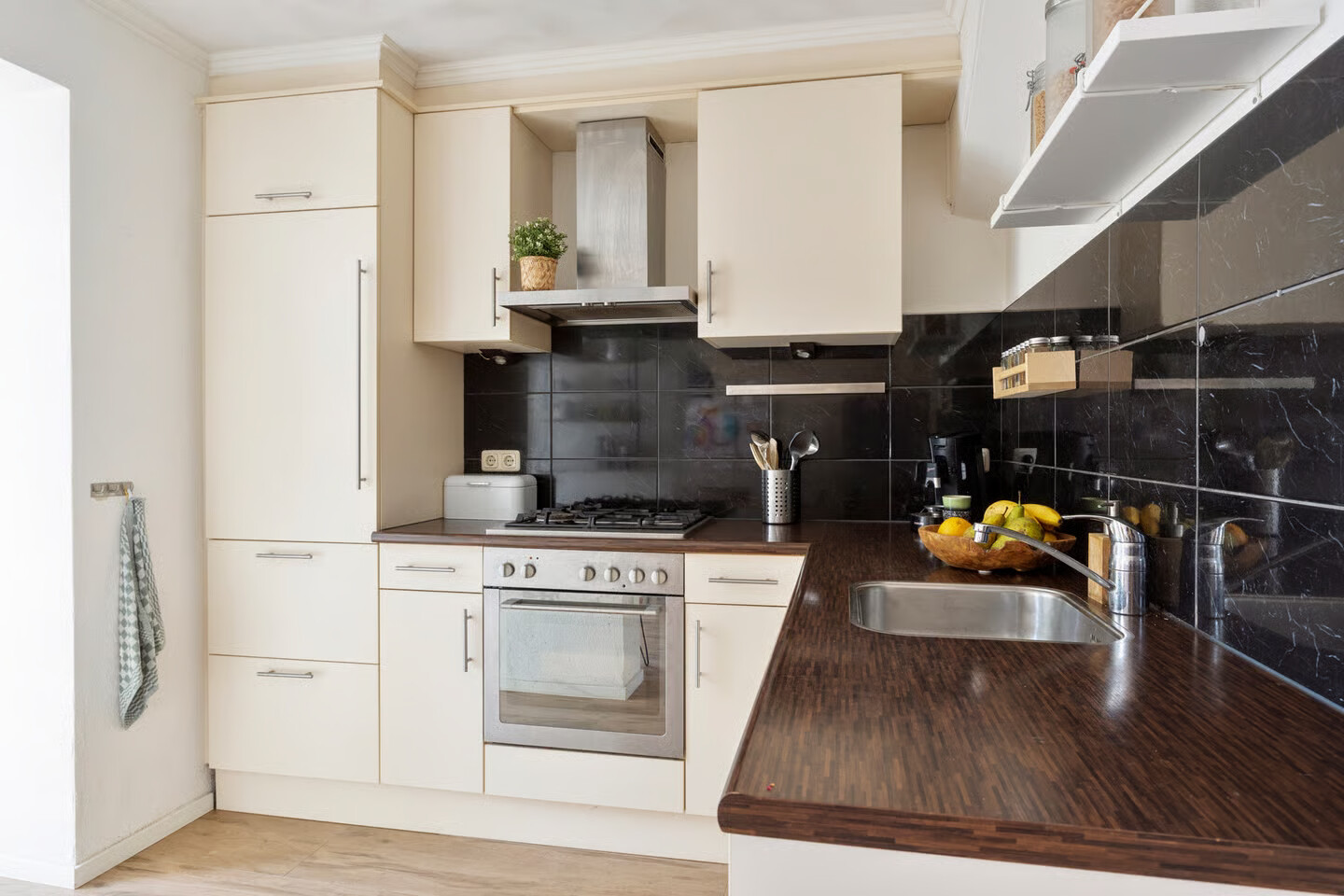 Hoekwoning te koop: Dotterbloemstraat 55, Enschede