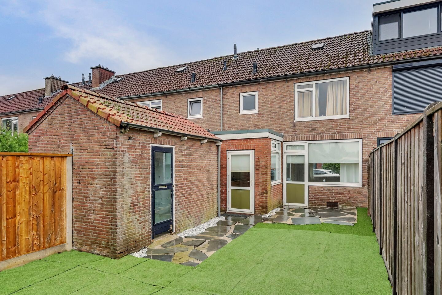 Tussenwoning te koop: W.C. Schoutenstraat 9, Enschede