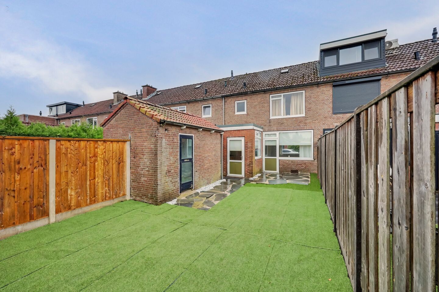 Tussenwoning te koop: W.C. Schoutenstraat 9, Enschede