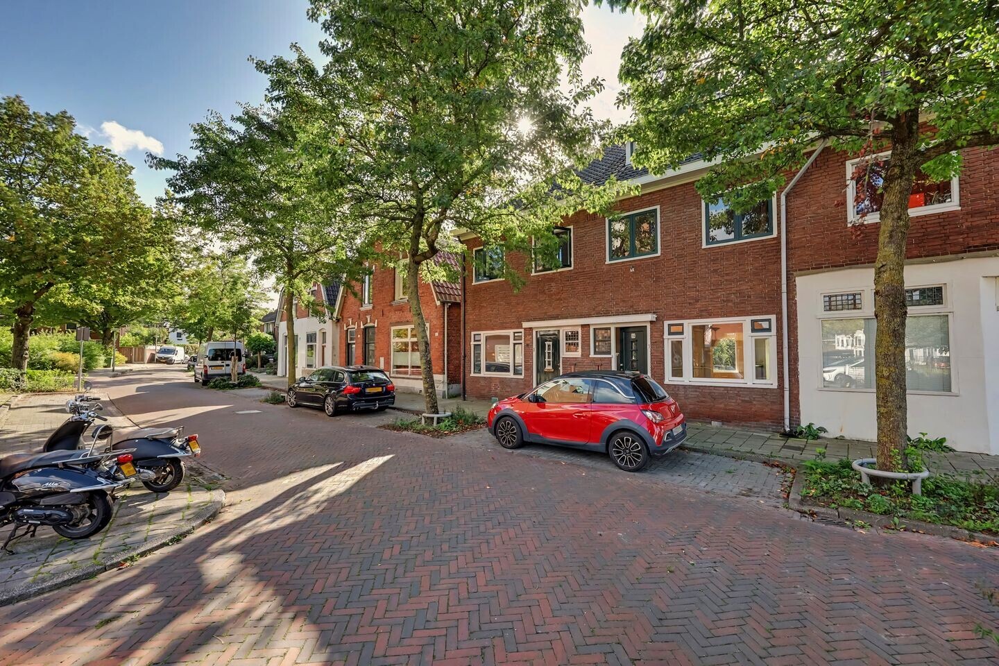 Tussenwoning te koop: Gronausevoetpad 114, Enschede