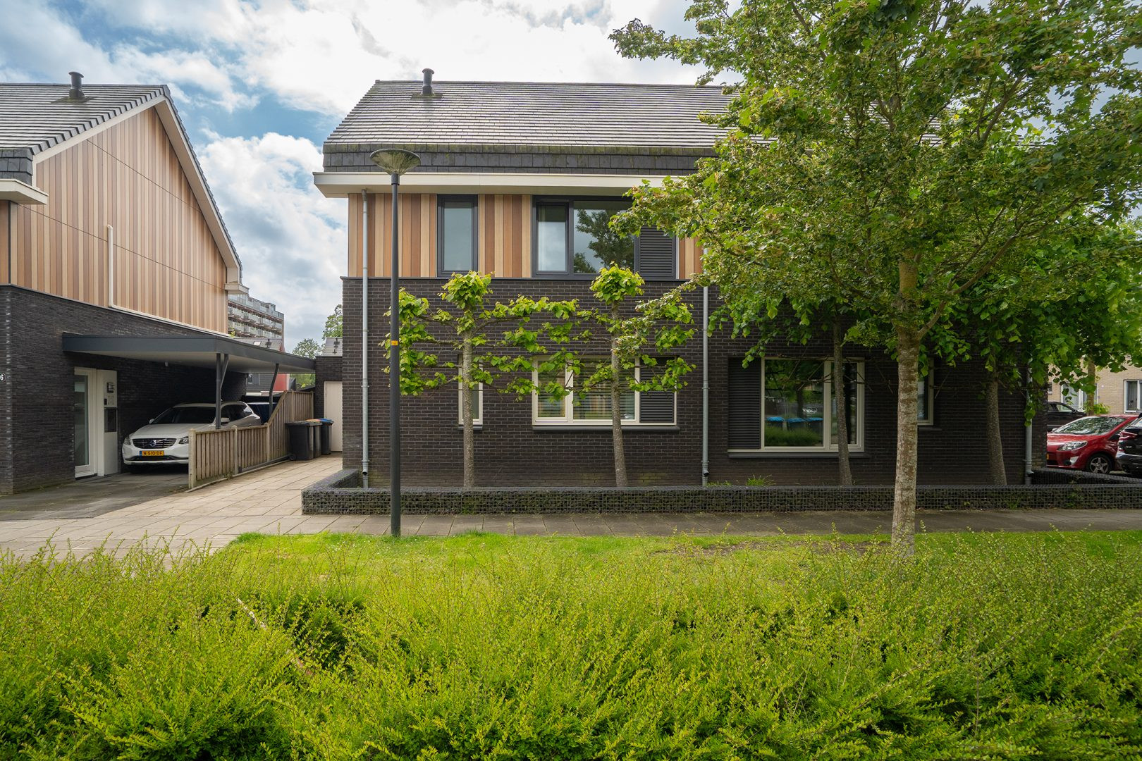 Twee-onder-één-kap te koop: Morsestraat 14, Enschede