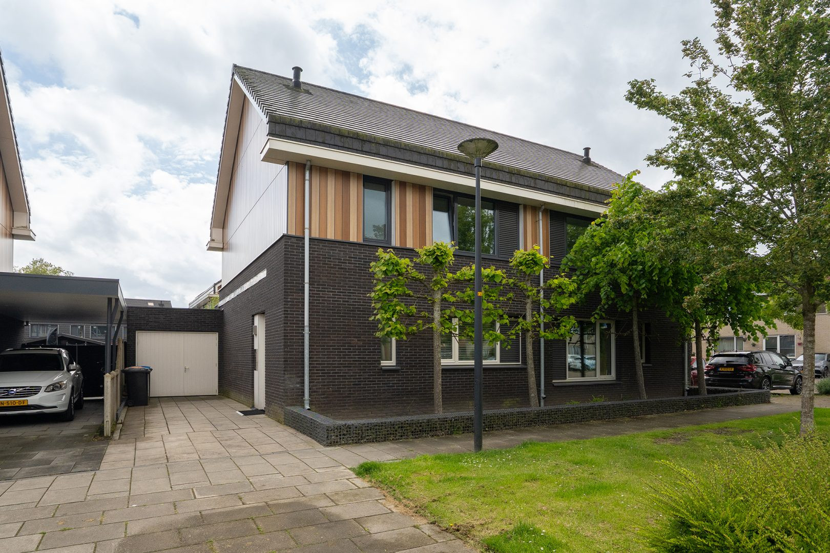 Twee-onder-één-kap te koop: Morsestraat 14, Enschede