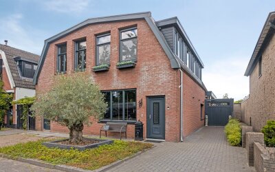 Gronausestraat 989