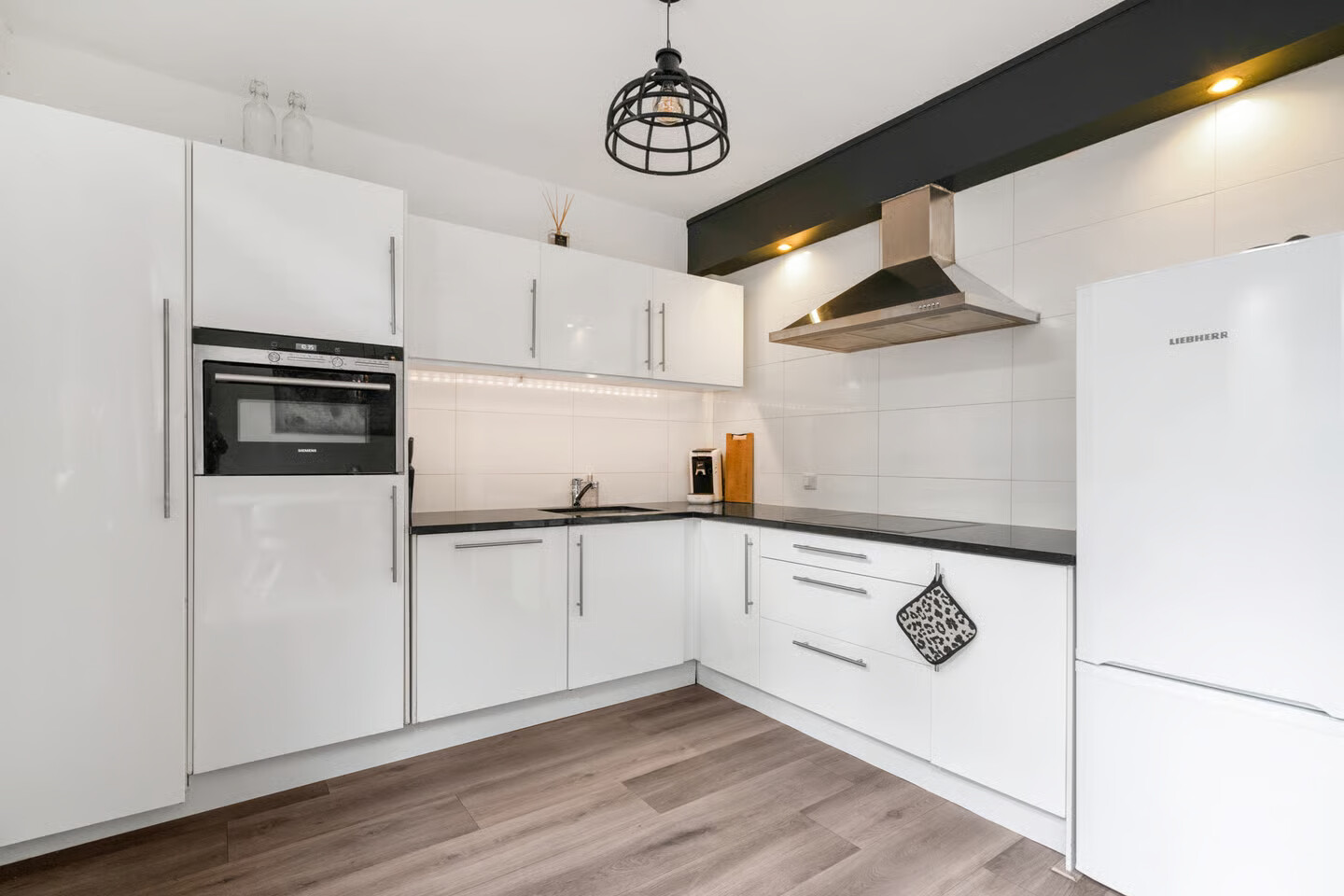 Tussenwoning te koop: Operastraat 201, Enschede