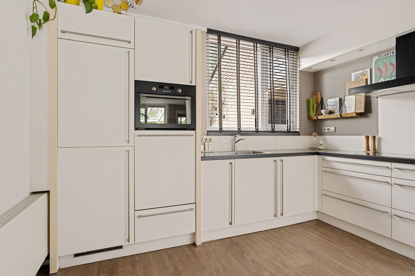 Hoekwoning te koop: Rondostraat 150, Enschede