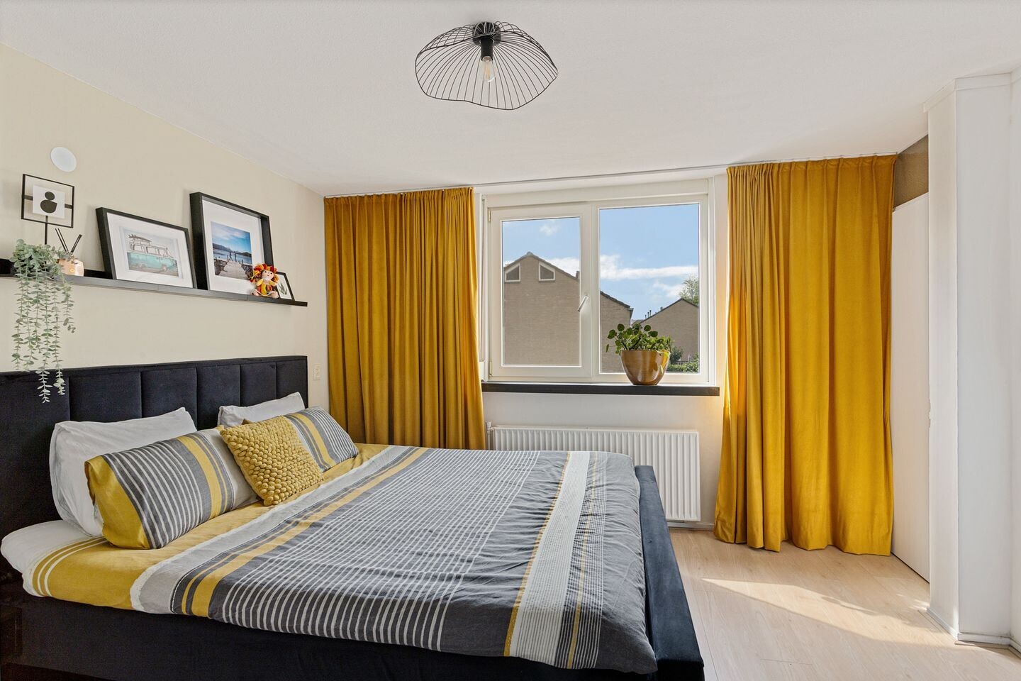 Hoekwoning te koop: Rondostraat 150, Enschede