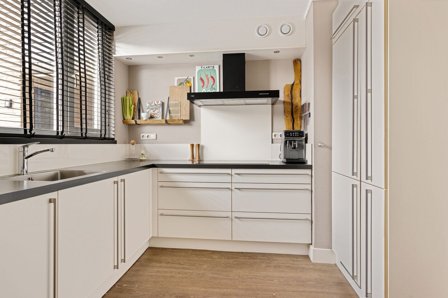 Hoekwoning te koop: Rondostraat 150, Enschede