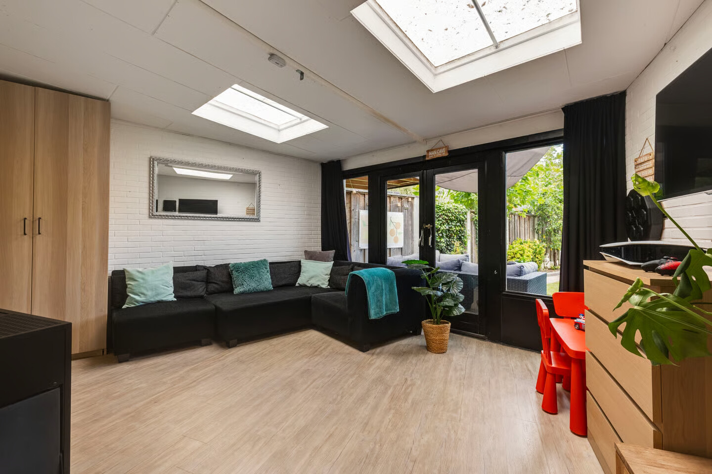 Tussenwoning te koop: heralaan 26, Enschede