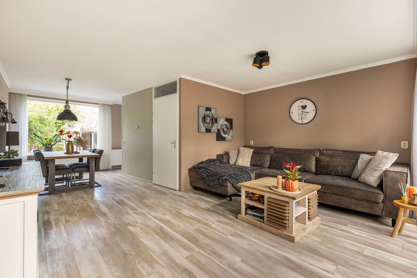 Tussenwoning te koop: heralaan 26, Enschede