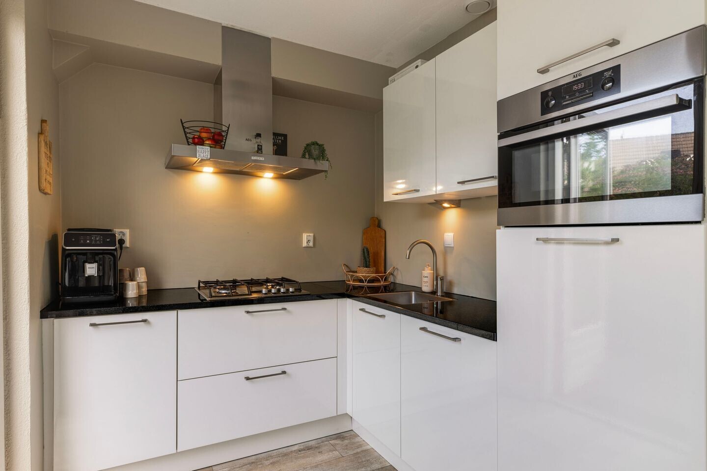 Tussenwoning te koop: heralaan 26, Enschede