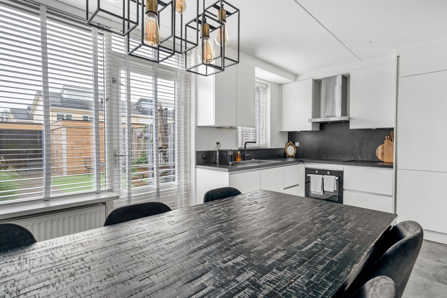 Tussenwoning te koop: Ikaroslaan 6, Enschede