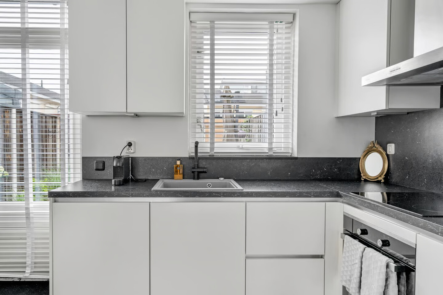 Tussenwoning te koop: Ikaroslaan 6, Enschede