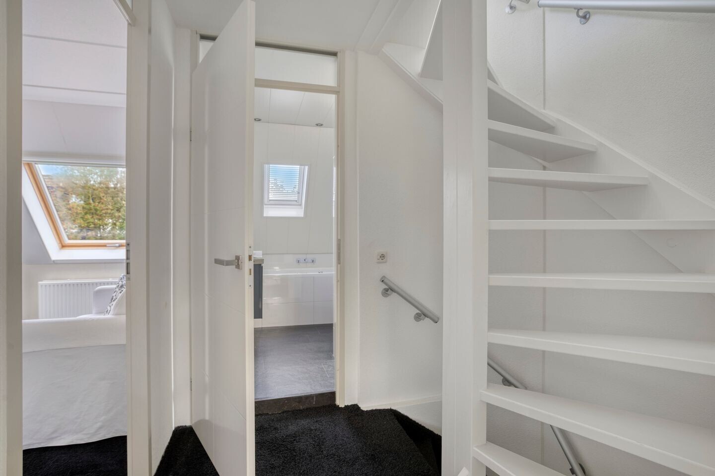 Hoekwoning te koop: Ledalaan 17, Enschede