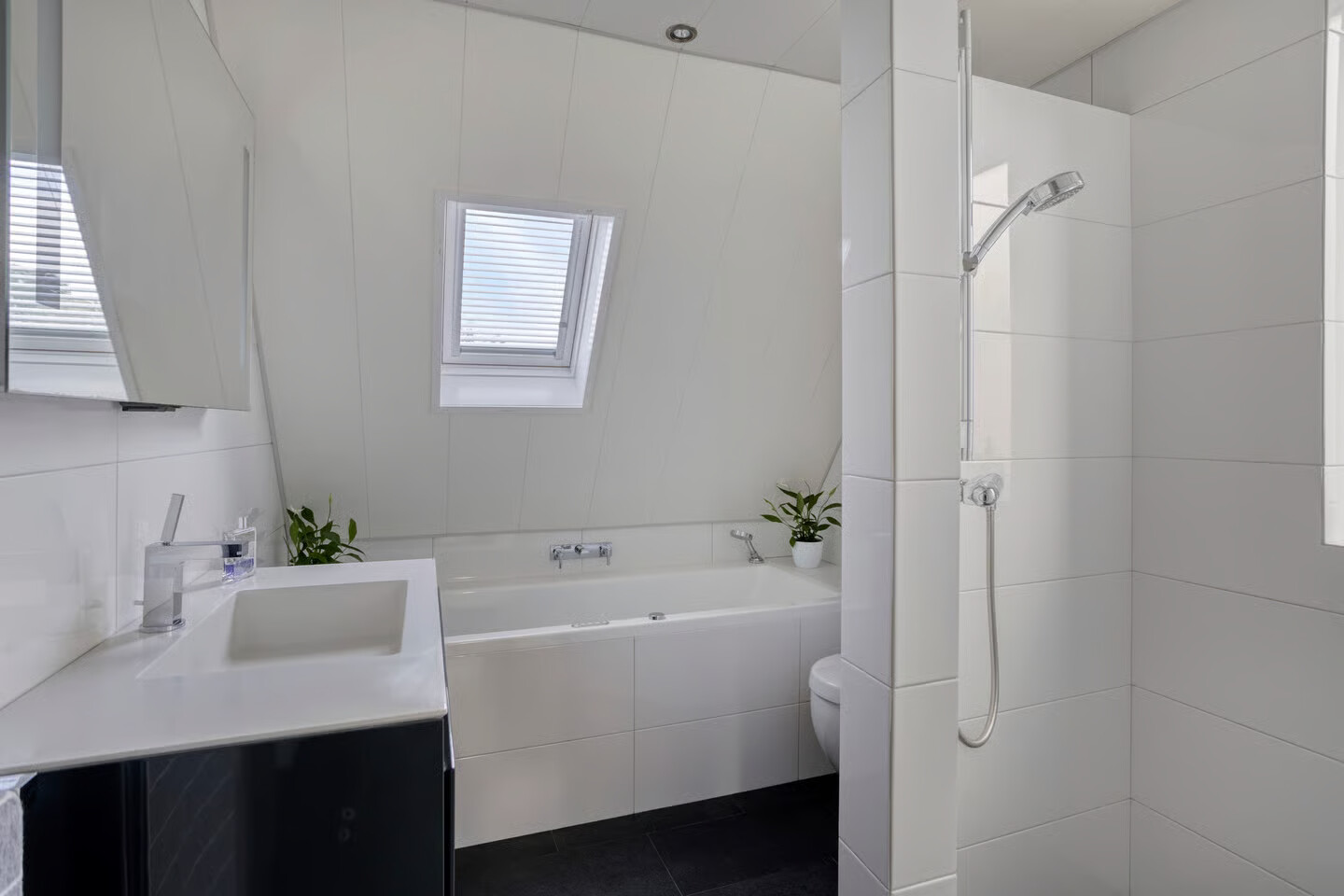 Hoekwoning te koop: Ledalaan 17, Enschede