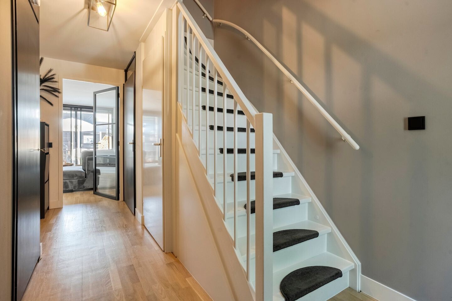 Tussenwoning te koop: Pijlkruidlaan 46, Enschede