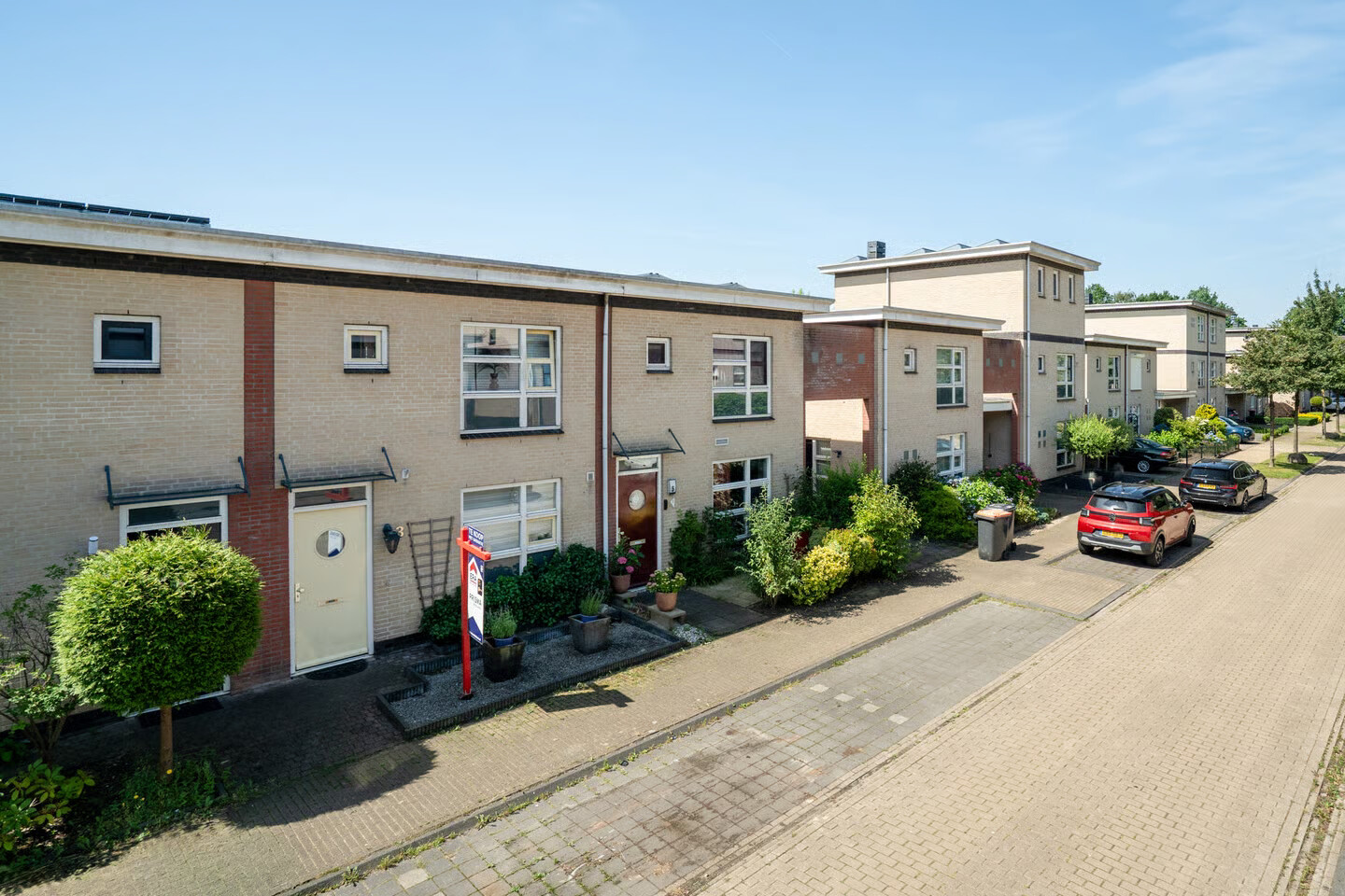 Tussenwoning te koop: Waterlelielaan 3, Enschede