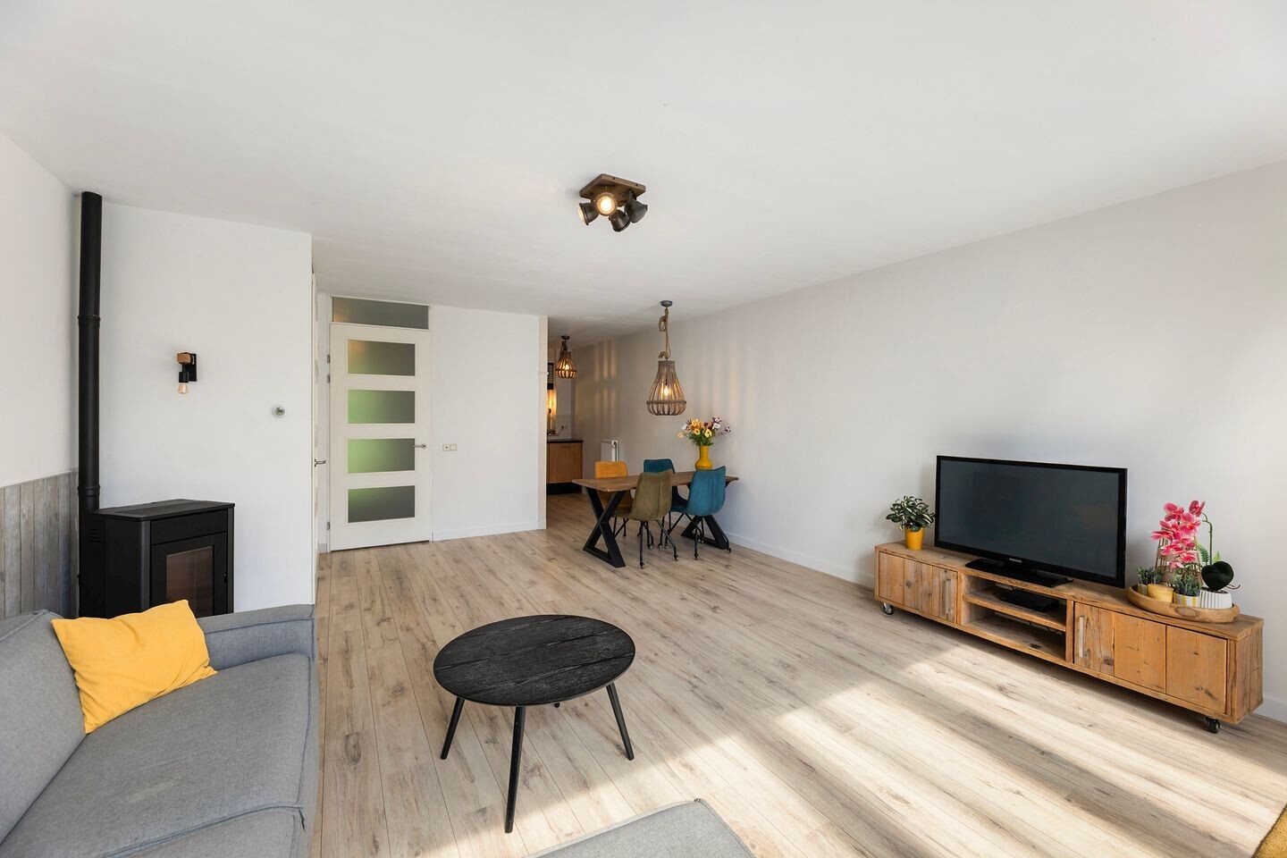 Tussenwoning te koop: Avondroodvlinder 8, Enschede