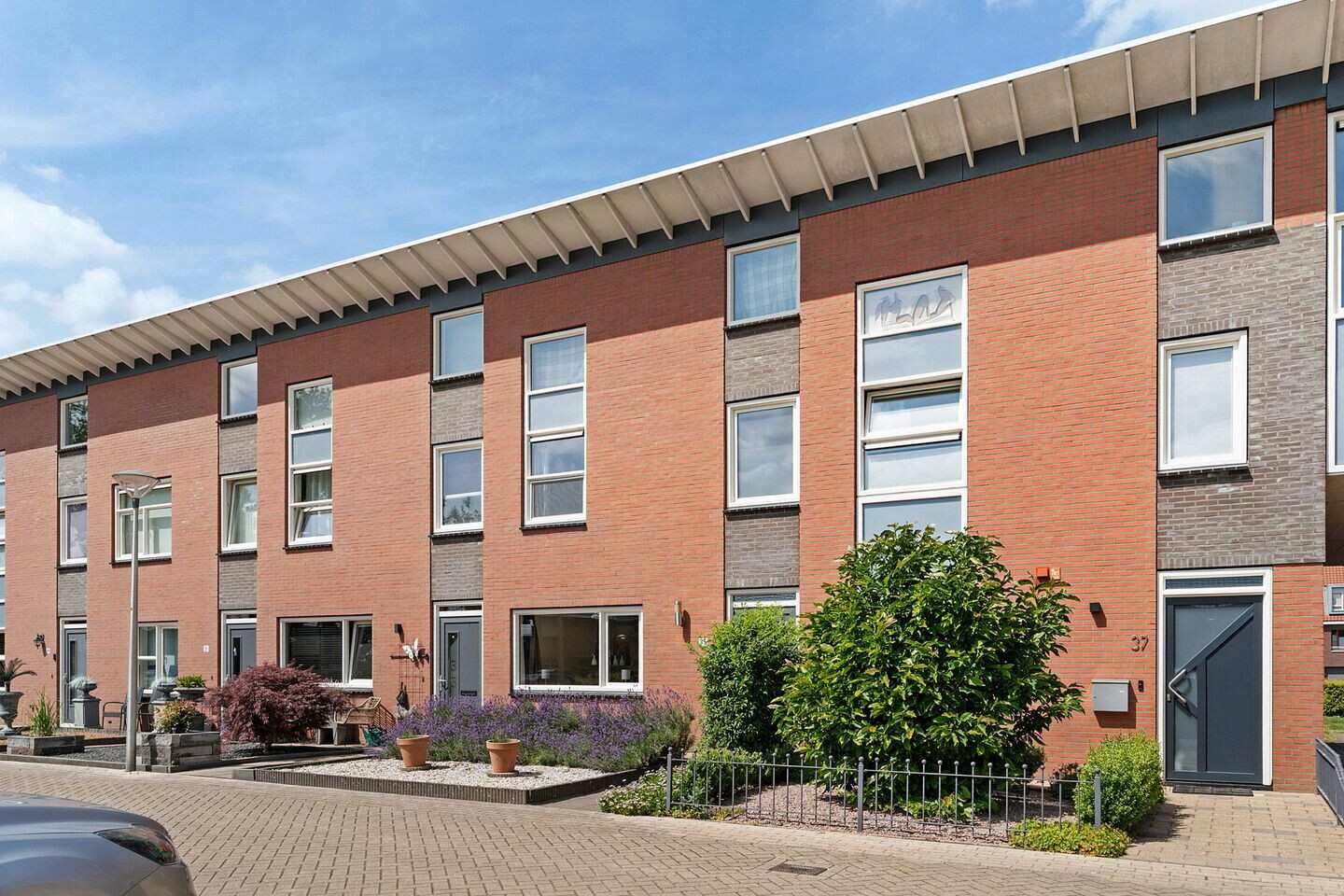Tussenwoning te koop: Kolibrievlinder 35, Enschede