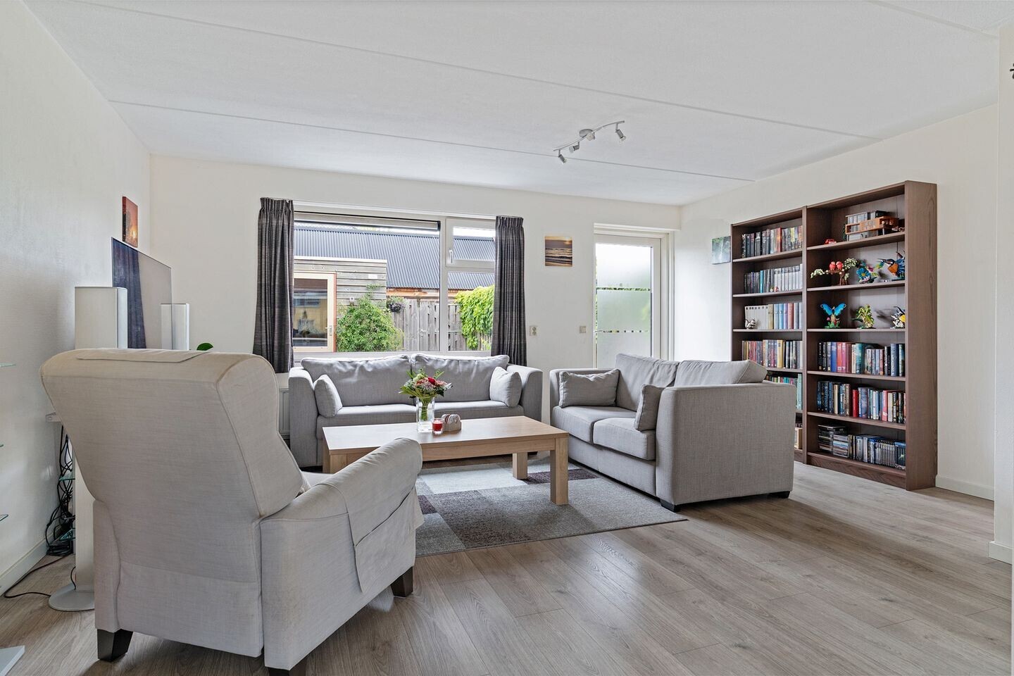 Tussenwoning te koop: Kolibrievlinder 35, Enschede