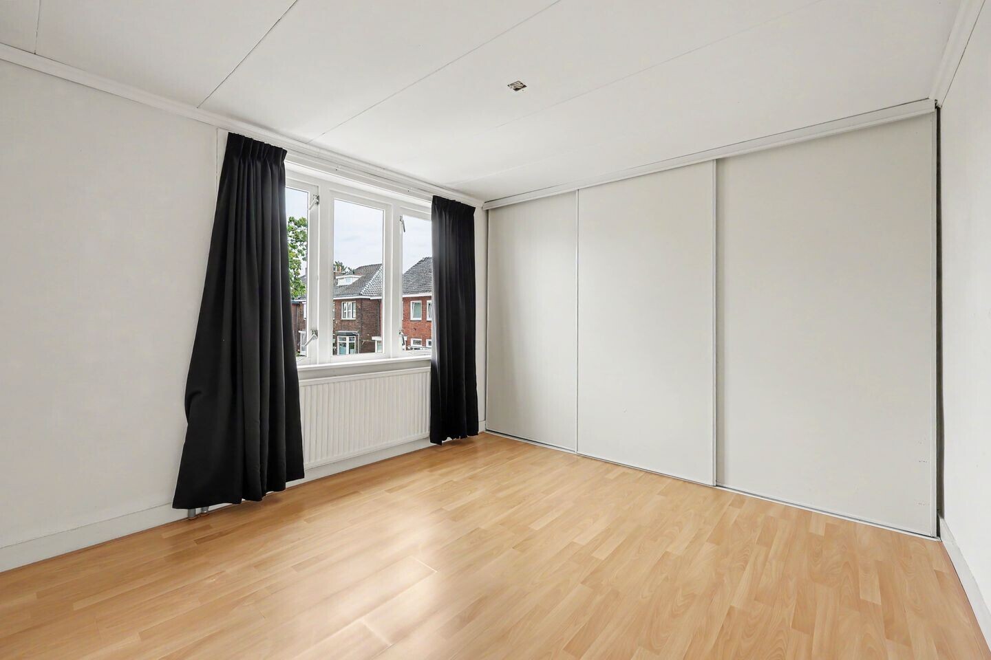 Twee-onder-één-kap te koop: Van Heutzplein 14, Enschede