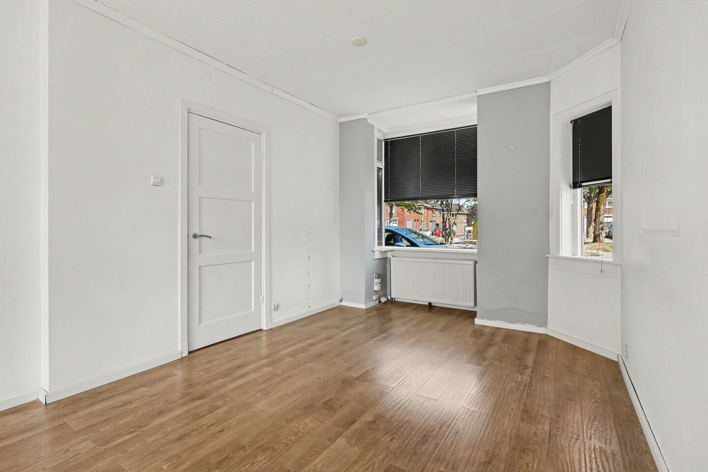 Twee-onder-één-kap te koop: Van Heutzplein 14, Enschede