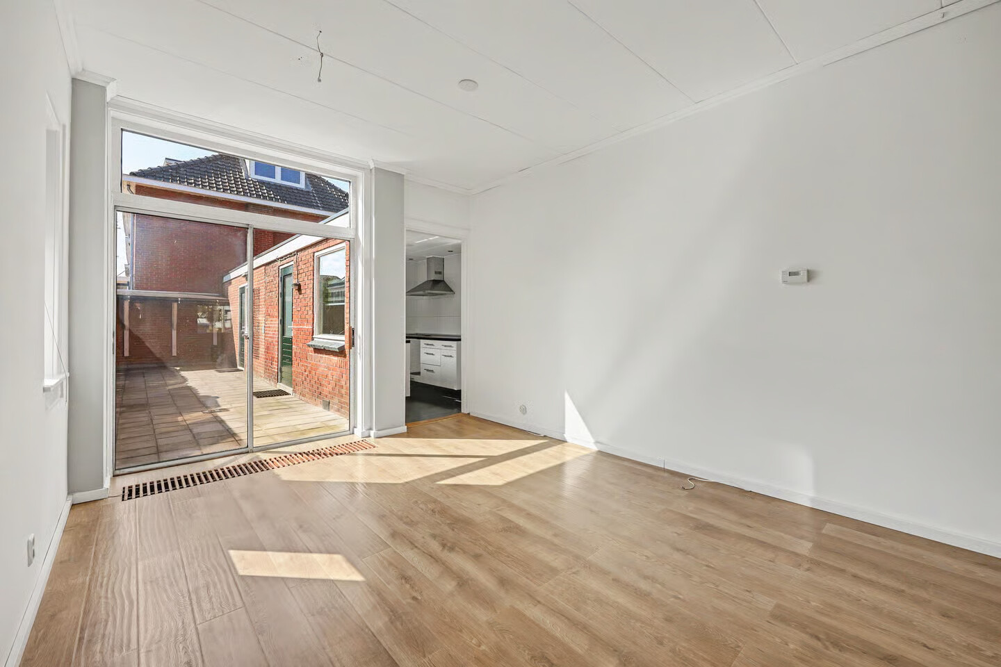 Twee-onder-één-kap te koop: Van Heutzplein 14, Enschede