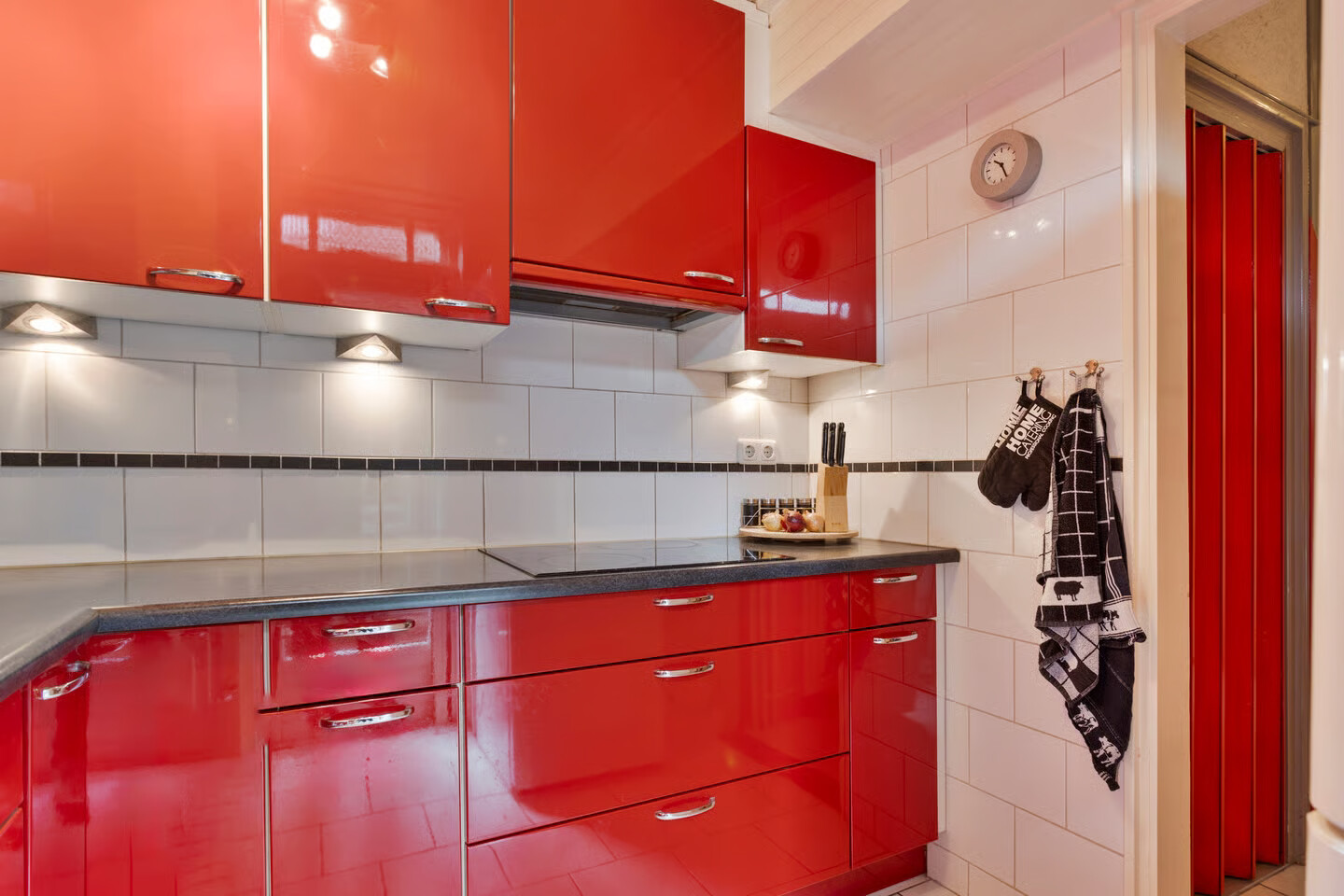 Twee-onder-één-kap te koop: Preangerstraat 25, Enschede