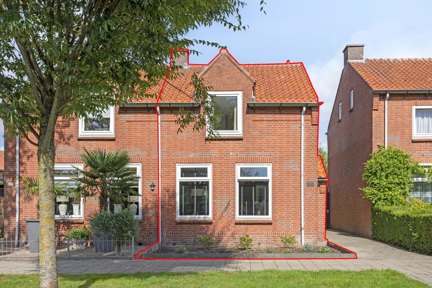 Twee-onder-één-kap te koop: J.J. van Deinselaan 149, Enschede