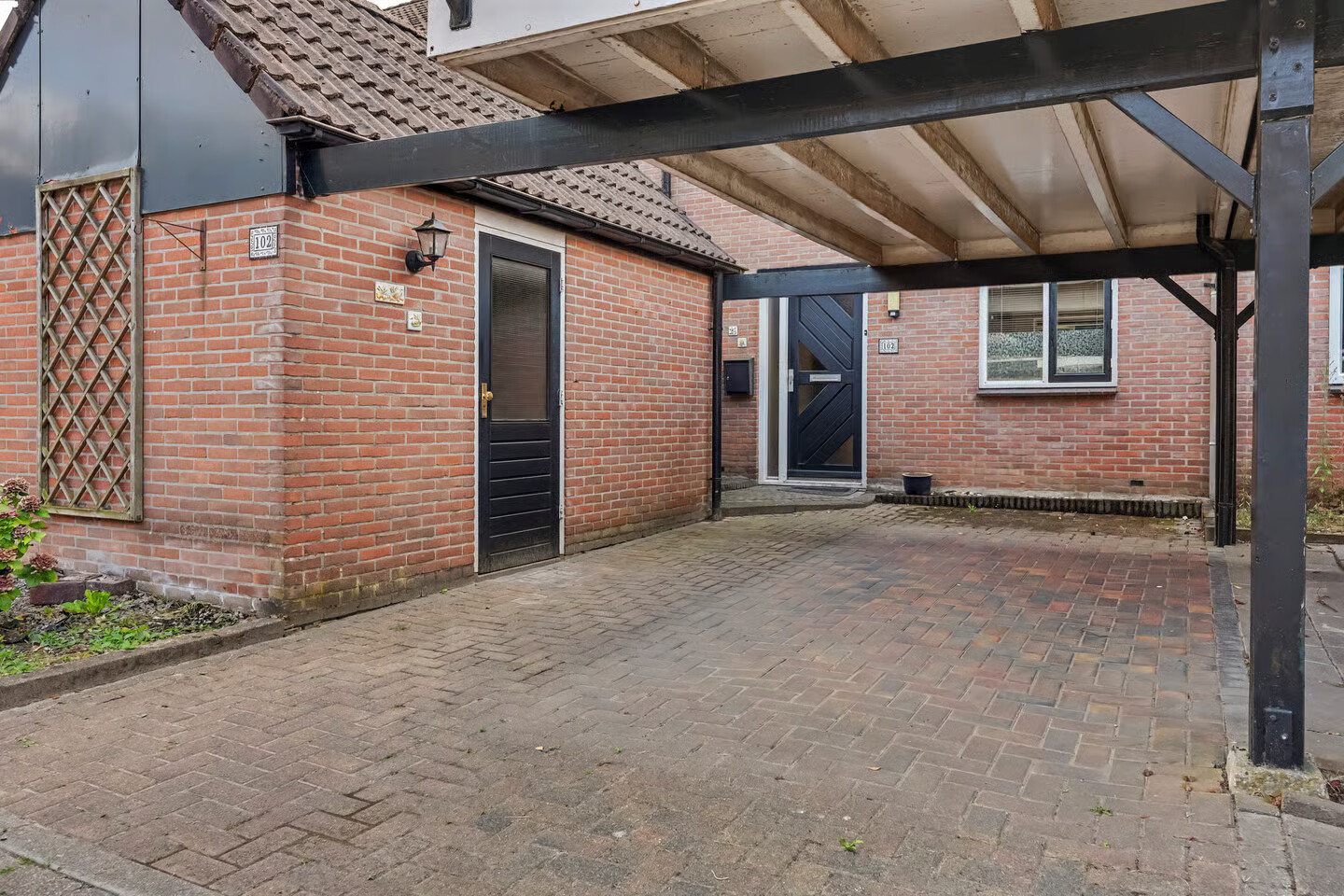 Tussenwoning te koop: Walkottelanden 102, Enschede