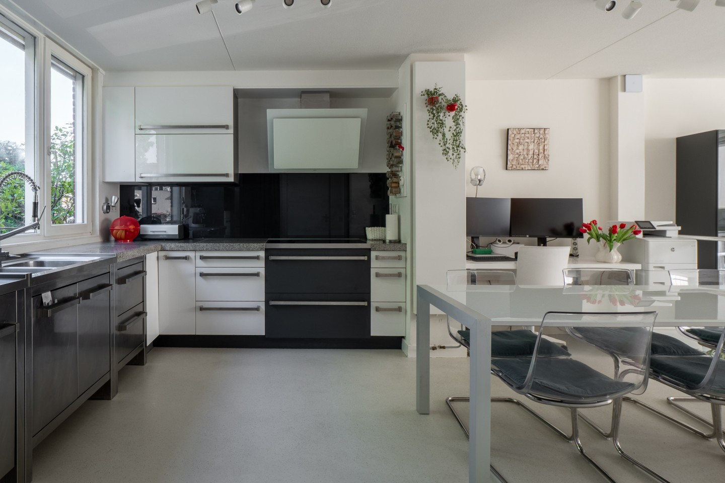 Hoekwoning te koop: Theresastraat 15, Enschede