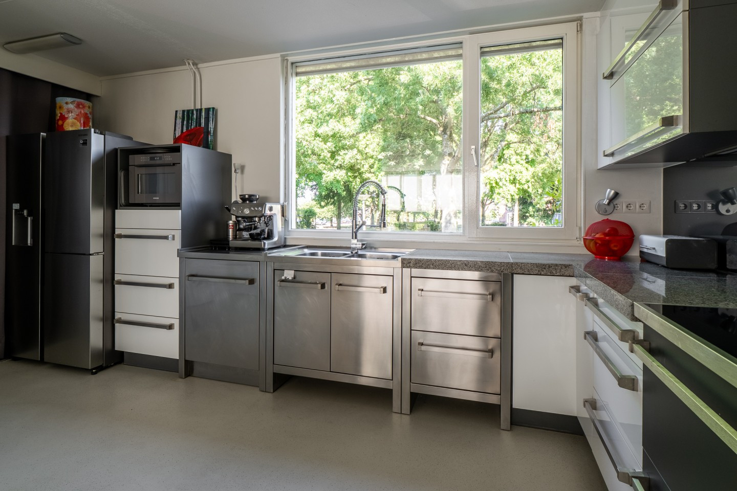 Hoekwoning te koop: Theresastraat 15, Enschede