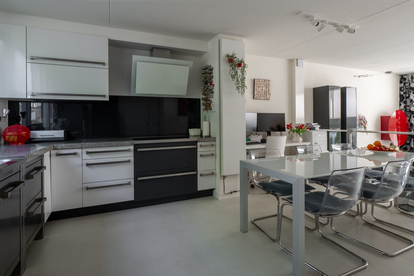 Hoekwoning te koop: Theresastraat 15, Enschede