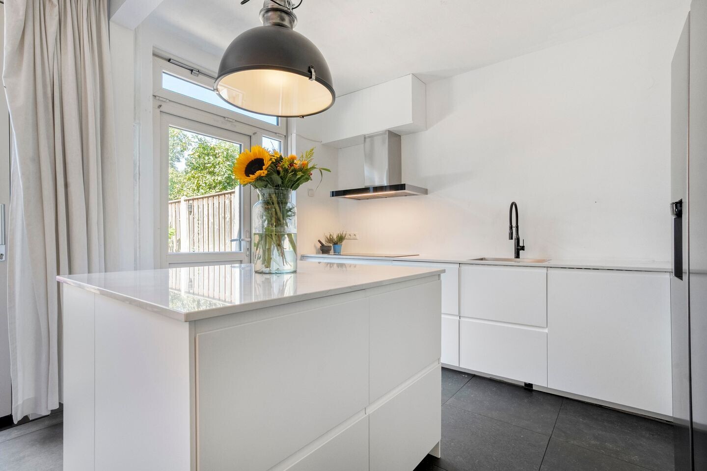 Twee-onder-één-kap te koop: Herikebrink 63, Enschede