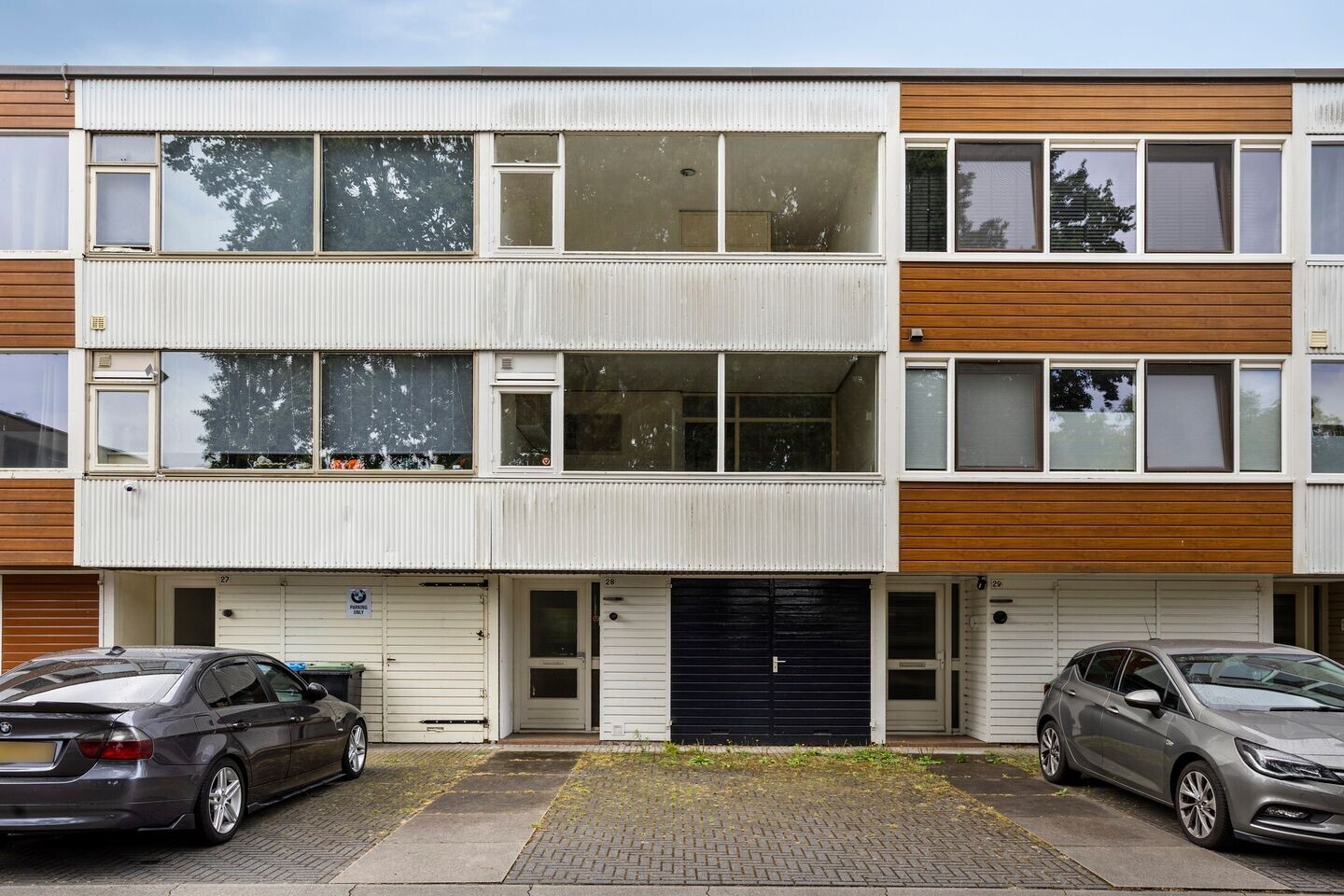 Tussenwoning te koop: Agelobrink 28, Enschede