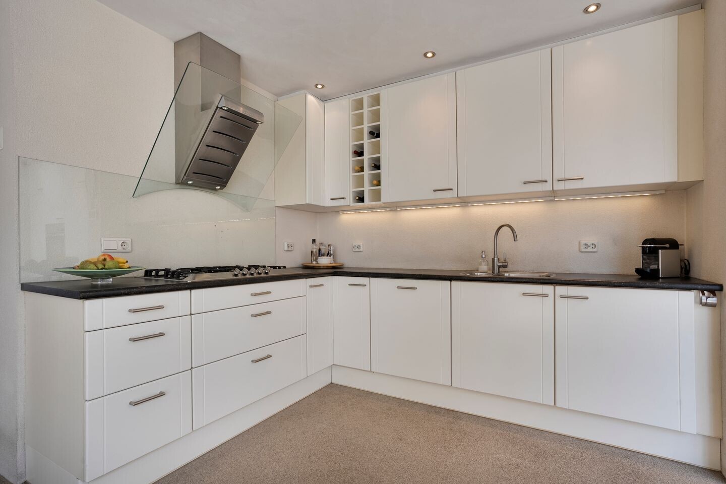 Tussenwoning te koop: Willem Kalfstraat 17, Enschede