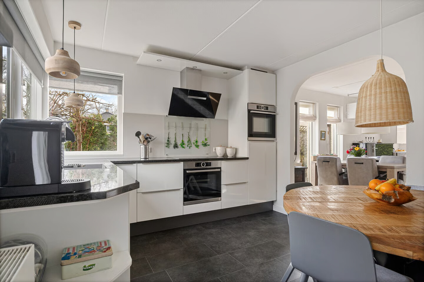 Vrijstaande woning te koop: Clara Peeterslaan 14, Enschede