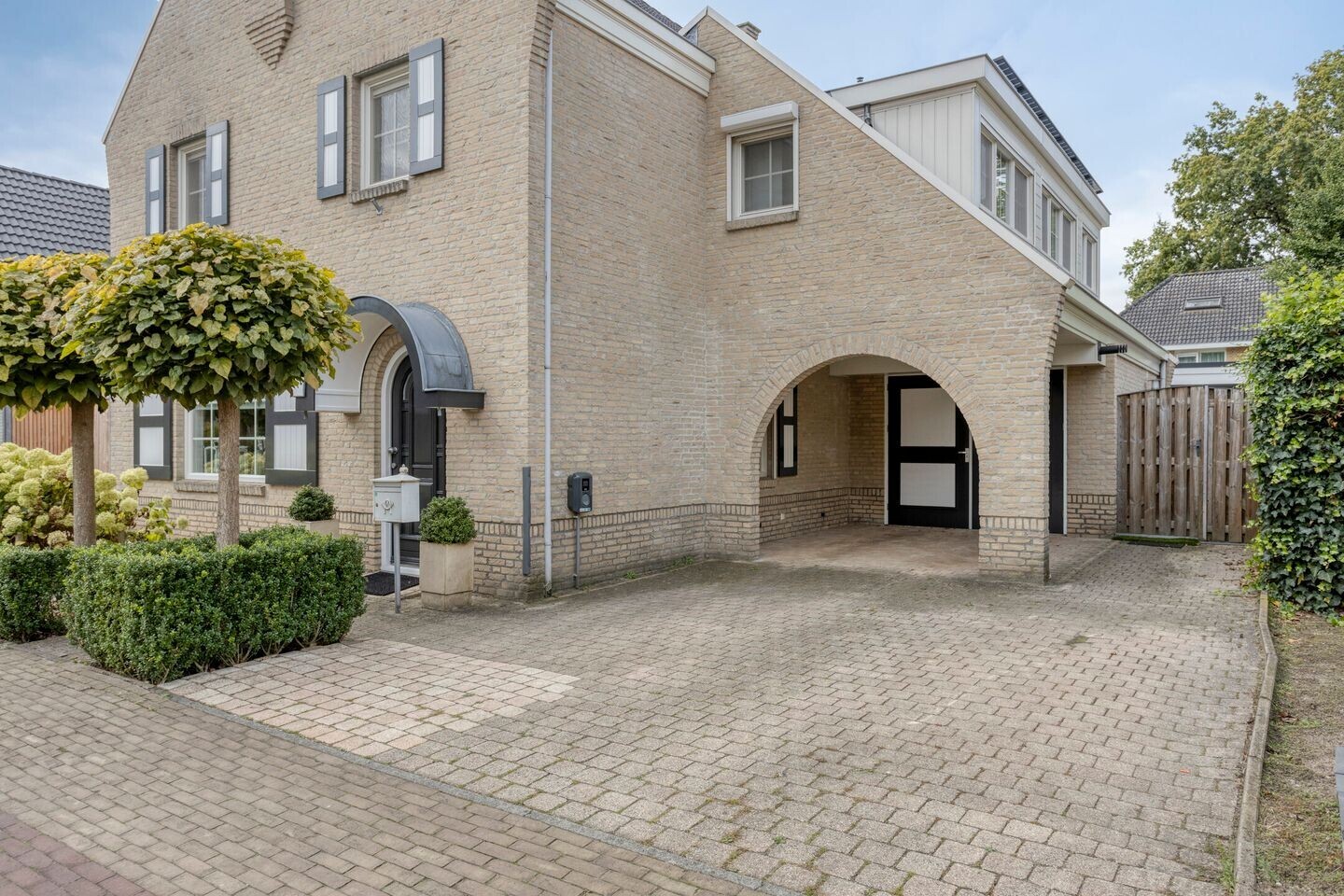 Vrijstaande woning te koop: Clara Peeterslaan 21, Enschede