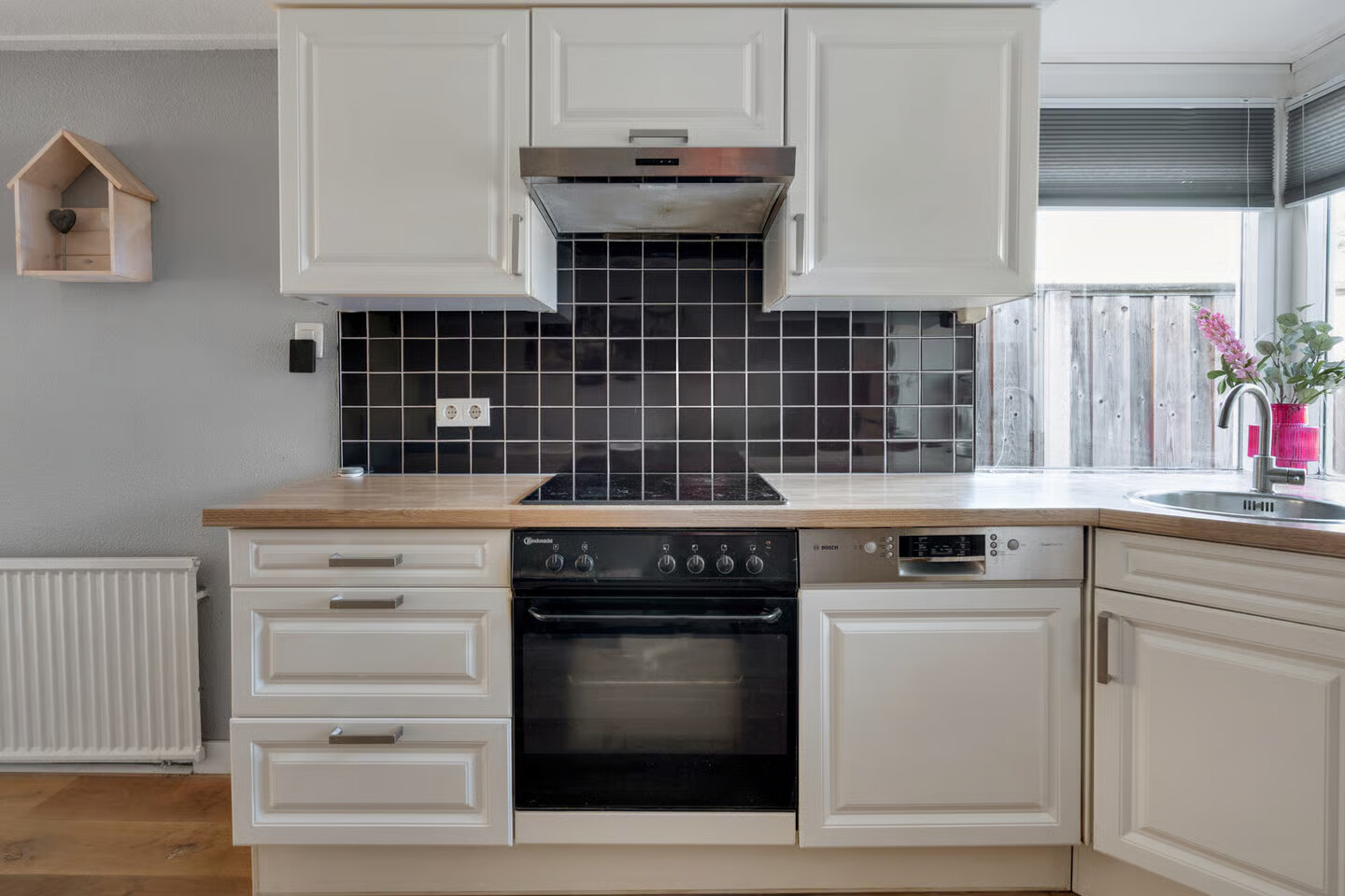 Hoekwoning te koop: Goudenregenstraat 16, Enschede