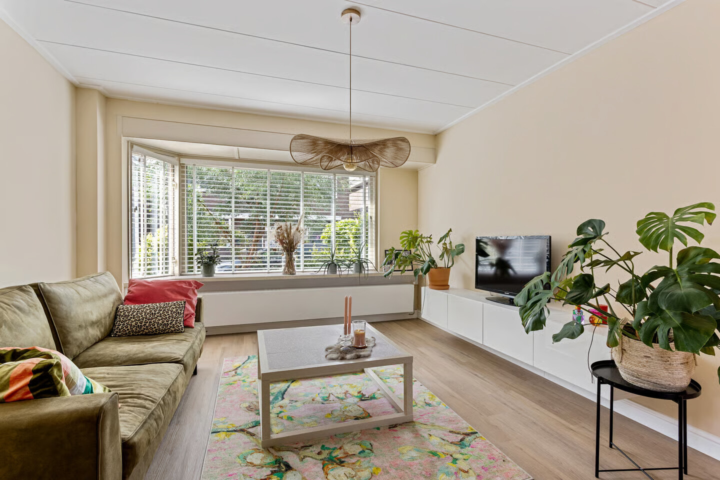 Twee-onder-één-kap te koop: Lindestraat 38, Enschede