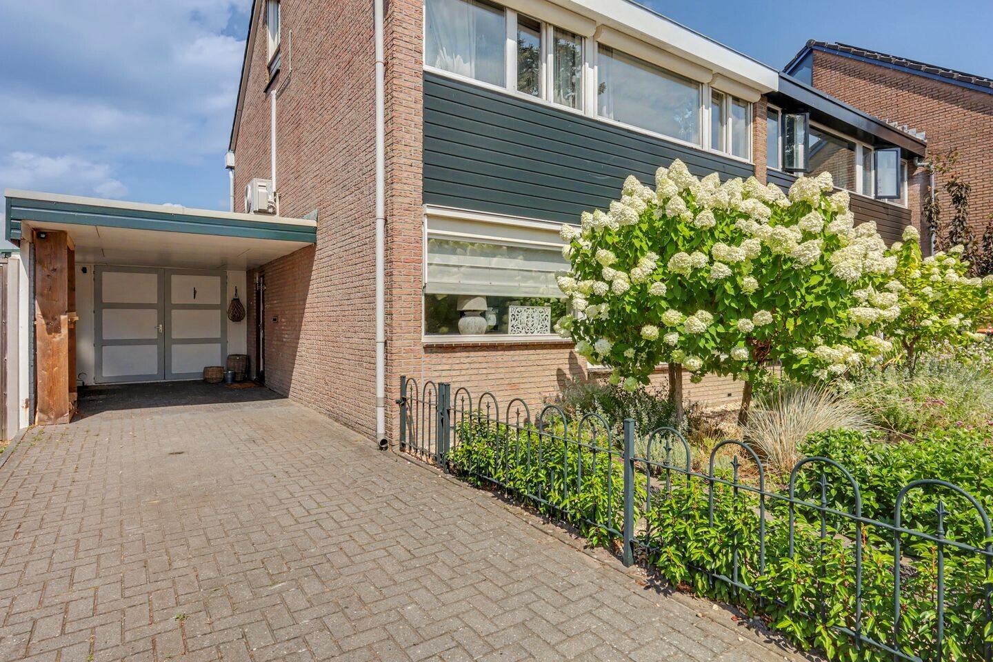 Hoekwoning te koop: Lindestraat 82, Enschede