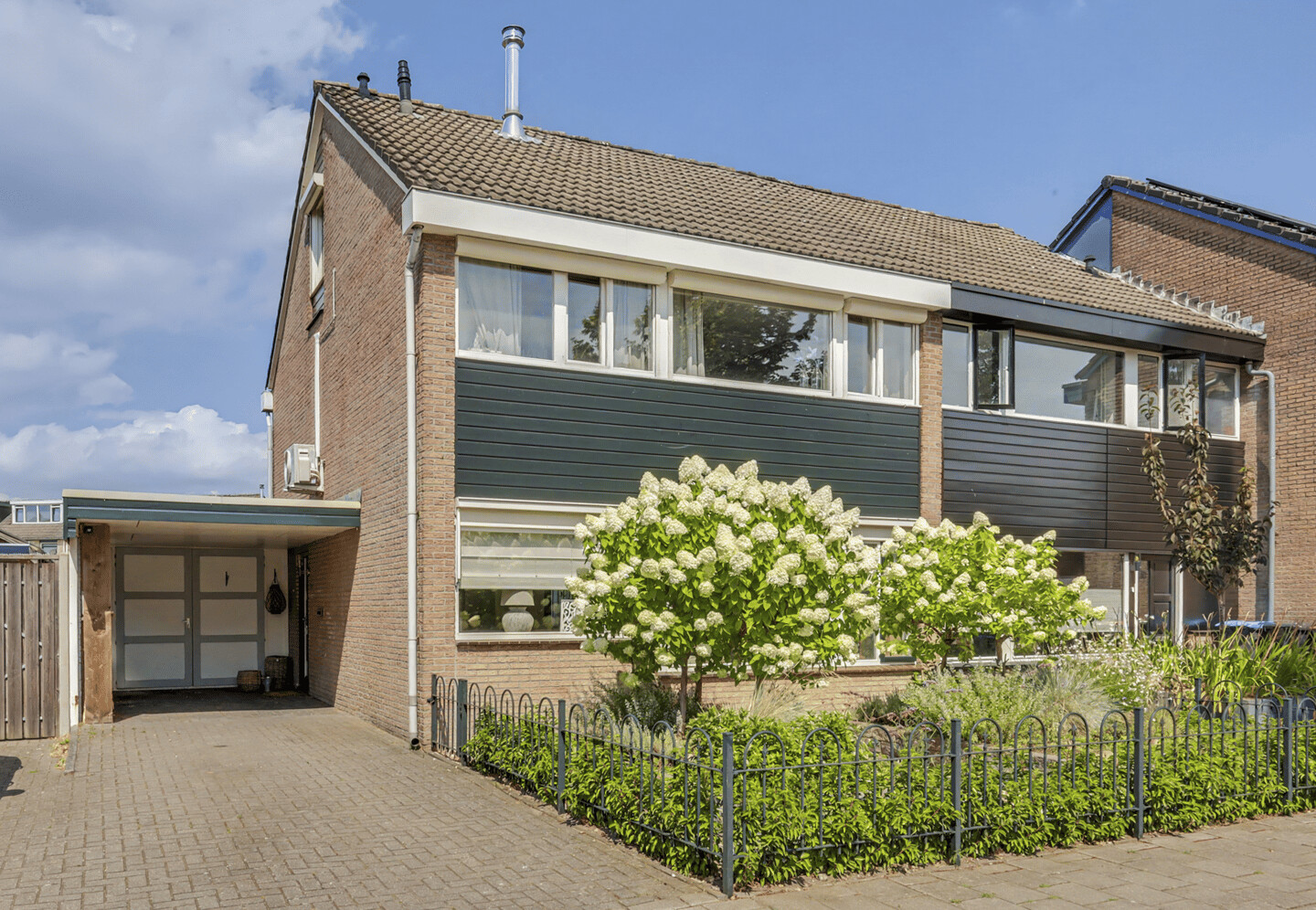 Hoekwoning te koop: Lindestraat 82, Enschede