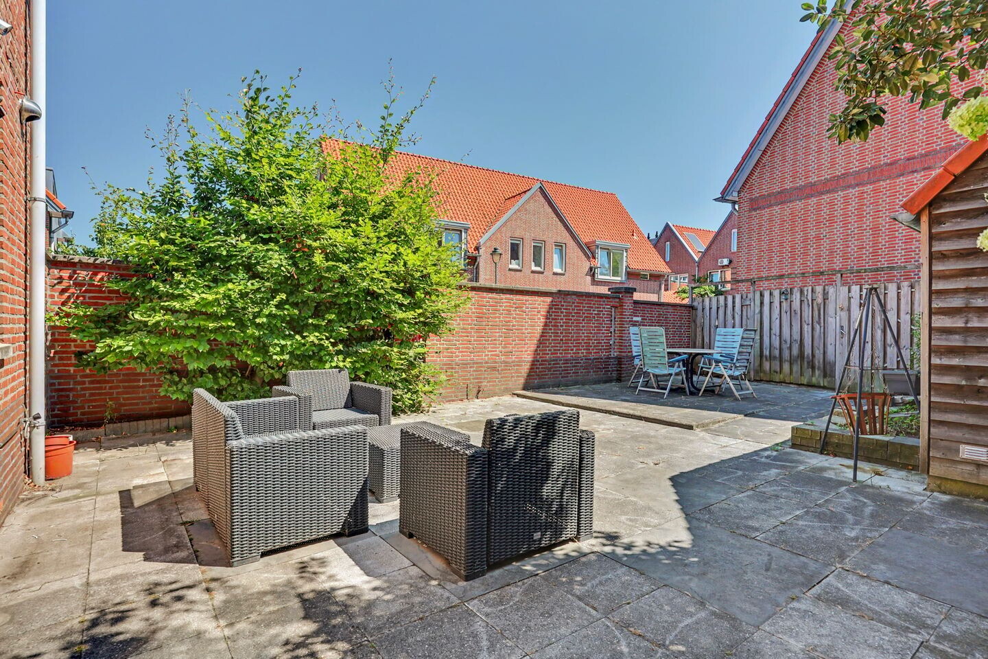 Hoekwoning te koop: Tweede Emmastraat 77, Enschede
