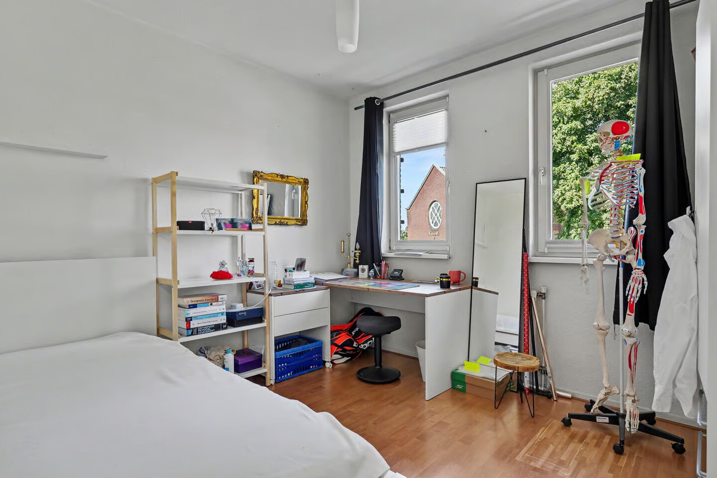Hoekwoning te koop: Tweede Emmastraat 77, Enschede