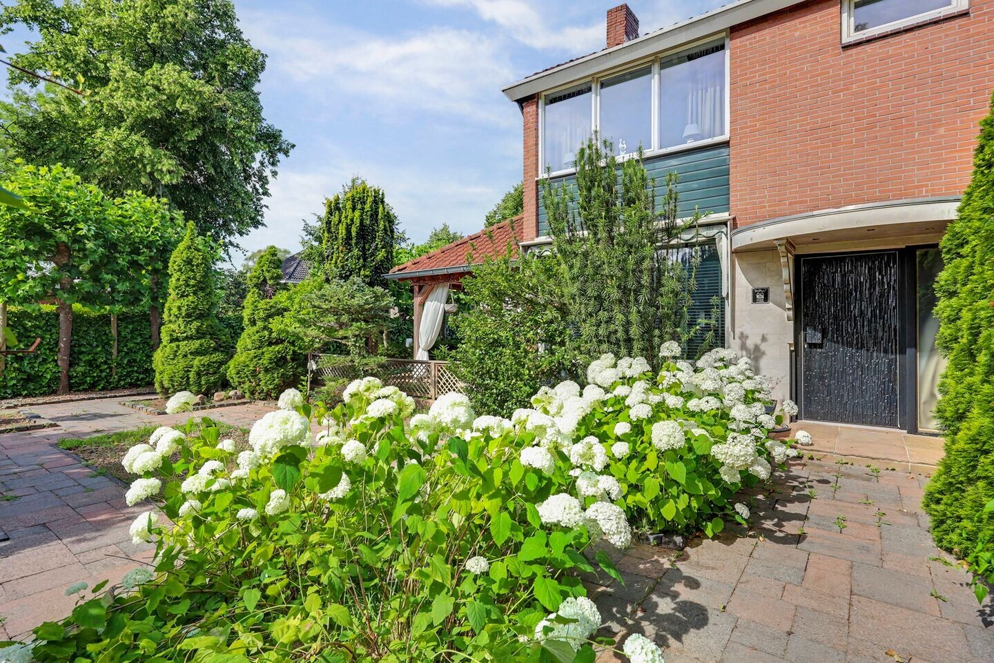 Hoekwoning te koop: Wethouder Nijhuisstraat 20, Enschede