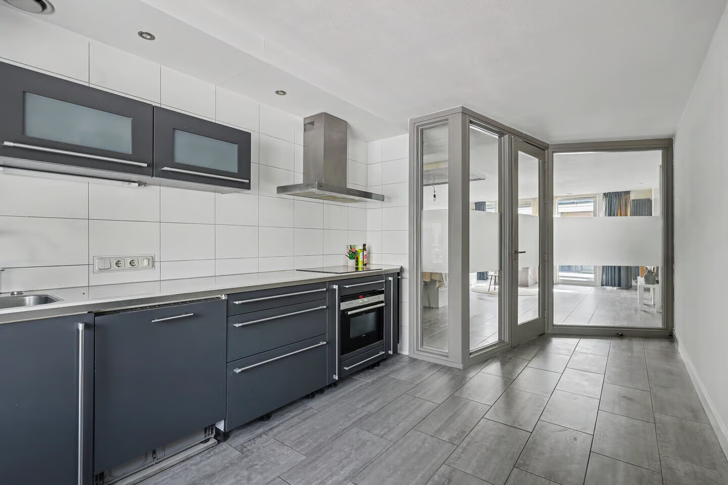 Tussenwoning te koop: Julie de Graaglaan 27, Enschede