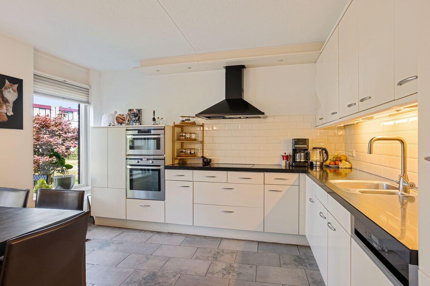 Tussenwoning te koop: Marie de Roodelaan 27, Enschede
