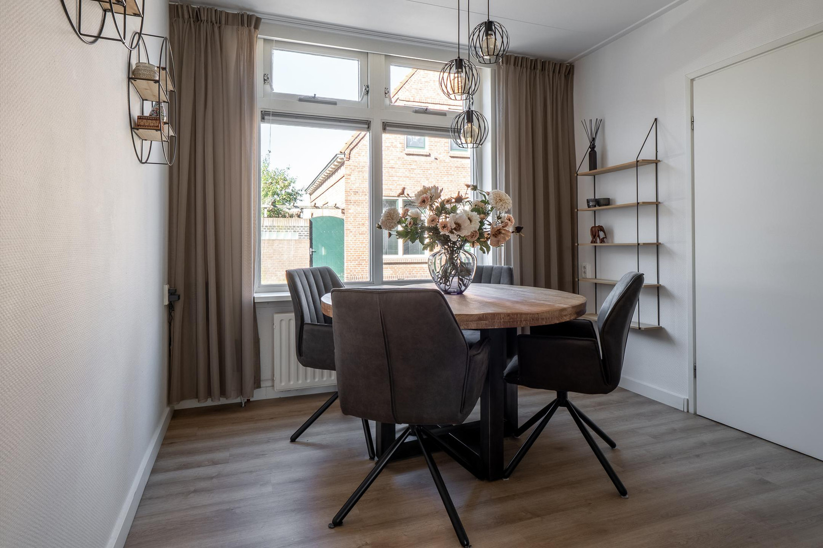 Twee-onder-één-kap te koop: Spinnerstraat 2, Enschede