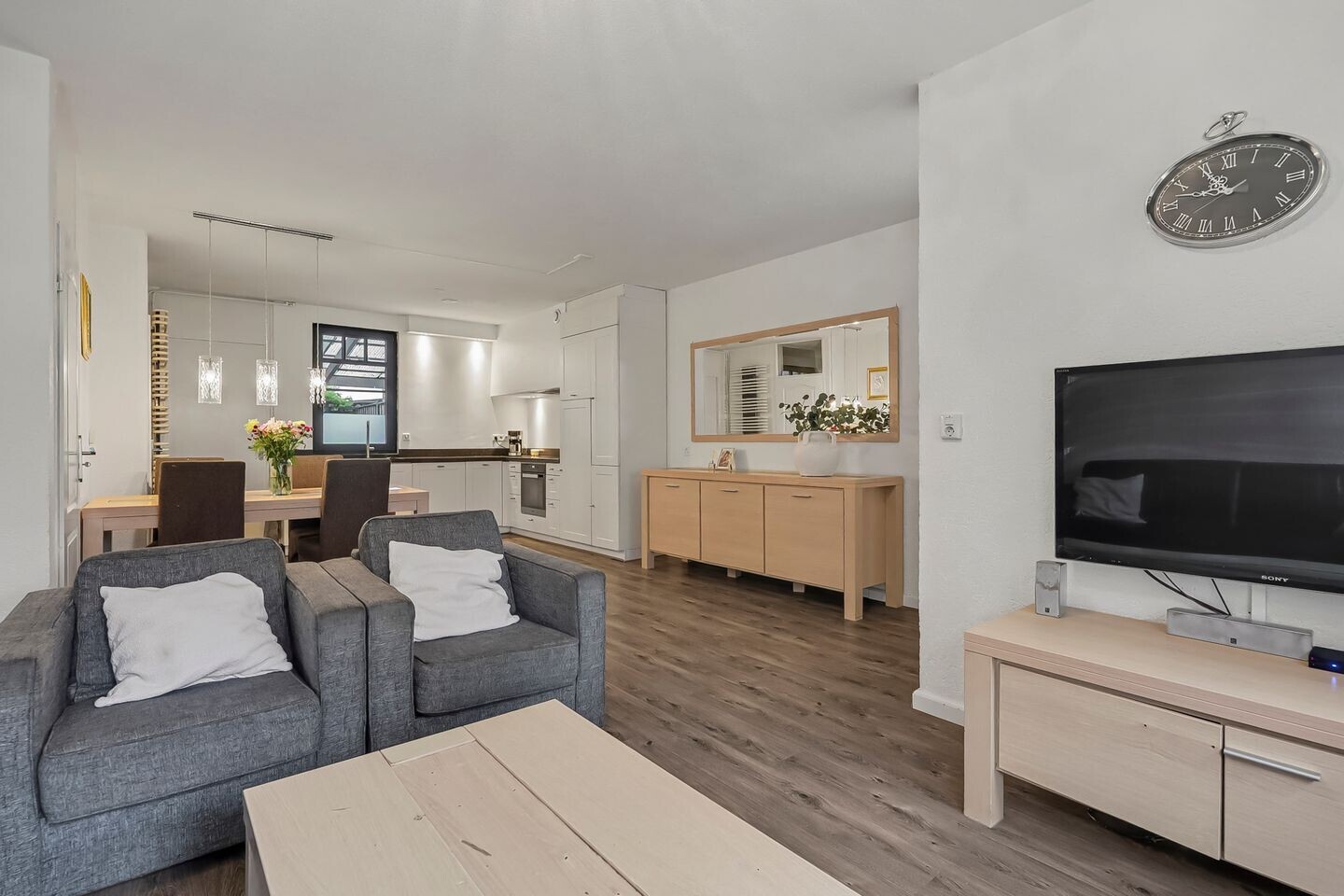 Tussenwoning te koop: Dievelaarshoek 11, Enschede
