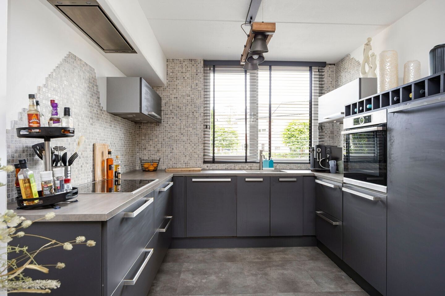 Hoekwoning te koop: staverdenhoek 9, Enschede
